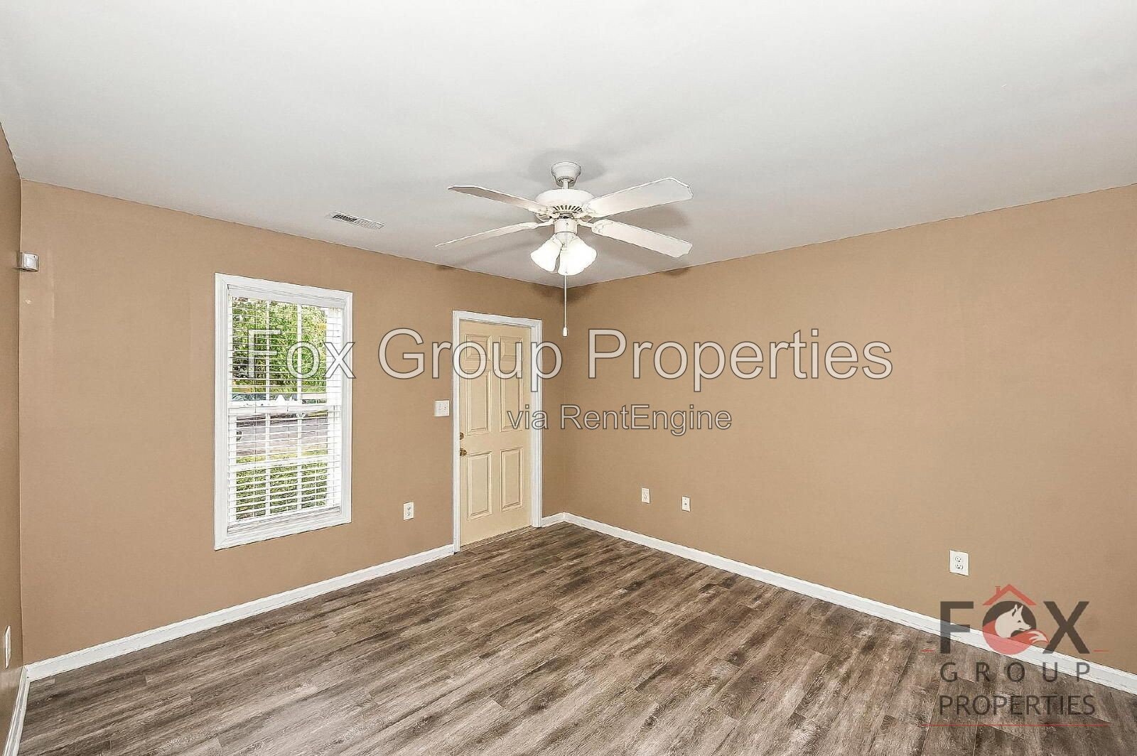Desirable 1-Bedroom Condo in Prime Mooresville Location – First-Floor Unit! property image