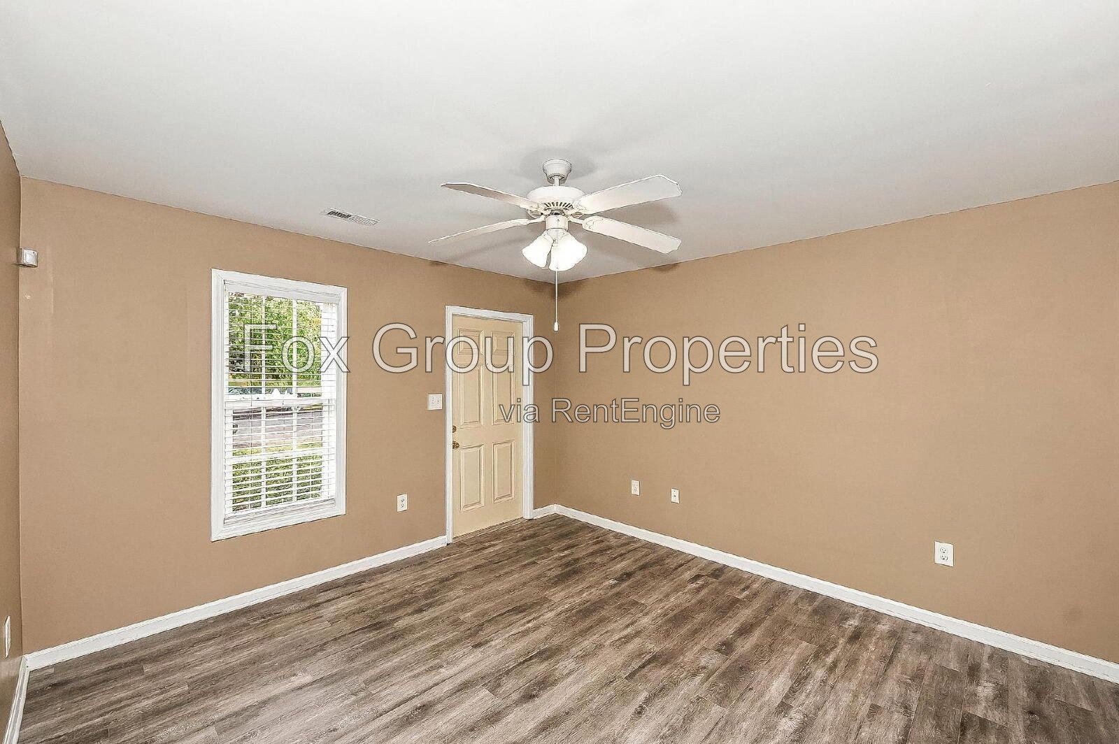 Desirable 1-Bedroom Condo in Prime Mooresville Location – First-Floor Unit! property image